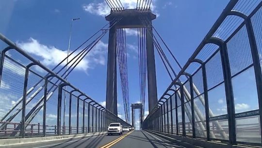 Mallas de contención y señalización: qué dice el proyecto de ley para prevenir el suicidio en el puente Chaco-Corrientes
