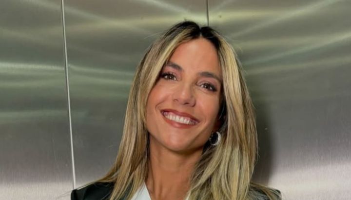 María Belén Ludueña dio cátedra de cómo armar un look con jean en el embarazo