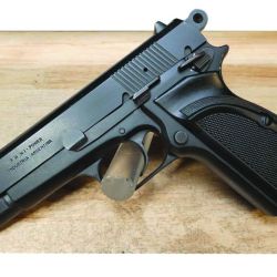 Las marcas que poblaron el campo, el polígono y las policías.