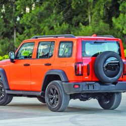 Mucho confort de alta calidad muy bien pensado y desarrollado para competir en su segmento, como el control de velocidad crucero off road.