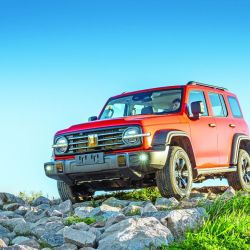 Mucho confort de alta calidad muy bien pensado y desarrollado para competir en su segmento, como el control de velocidad crucero off road.