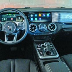 Mucho confort de alta calidad muy bien pensado y desarrollado para competir en su segmento, como el control de velocidad crucero off road.