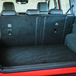 Mucho confort de alta calidad muy bien pensado y desarrollado para competir en su segmento, como el control de velocidad crucero off road.