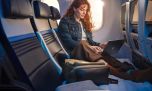 Aviones: en viajes largos se podrán usar los tres asientos de Economy como cama