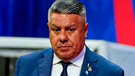 Claudio Tapia podrá salir del país: la Justicia le otorgó permisos especiales en medio de la investigación