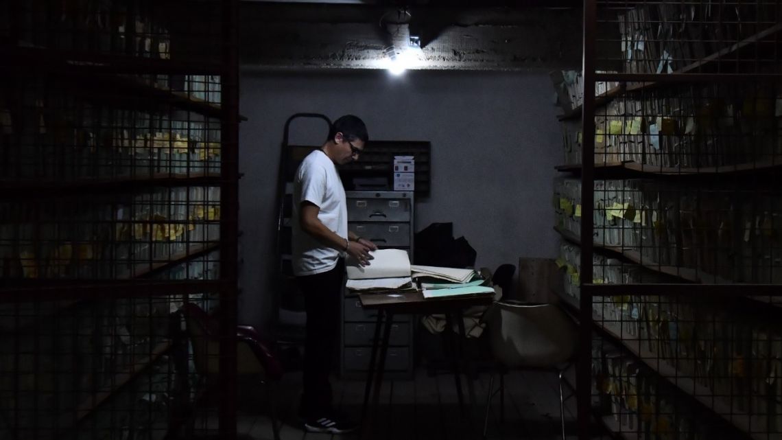 La dictadura en la UNNE: el desglose de legajos y víctimas facultad por facultad