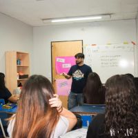 Aprendé inglés comunicativo, el inglés que te abre el mundo…