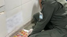 Un pasajero de un ómnibus fue detenido por la Gendarmería en un control.   