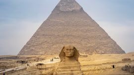 Investigadores identificaron una anomalía geológica con forma de esfinge y una red de túneles ocultos bajo las pirámides de Egipto