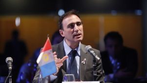 Ministro Julián López de Justicia y Trabajo