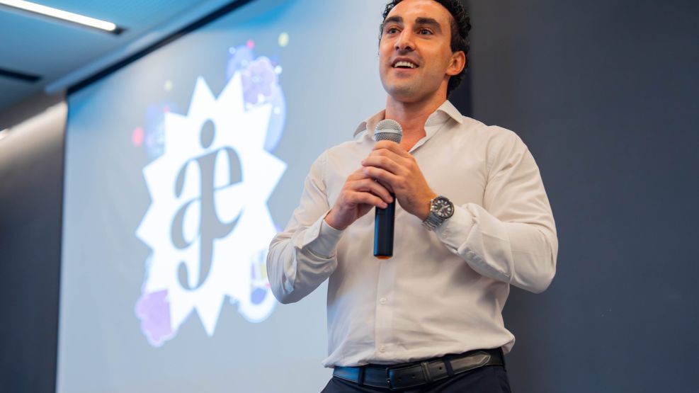 Ariel Filomeni asume la presidencia de AJE Córdoba