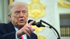 Trump casi enloquece en sus amenazas a Irán: "Malditos locos, ya verán! Alabado sea Alá"