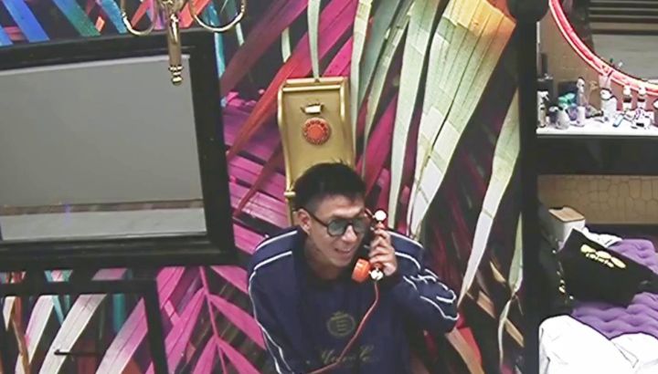Brian Sarmiento atendió el teléfono dorado desnudo en Gran Hermano, y luego se llevó una sorpresa