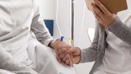 Eutanasia y muerte digna en Argentina: consenso social, vacío político y una ley que aún no se cumple