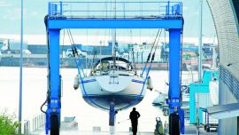 El invierno suele ser una época para buscar nueva guardería, ya que muchas camas quedan vacantes. Si la decisión es no navegar durante el invierno, dejar el tanque de combustible con un 20 % de carga.