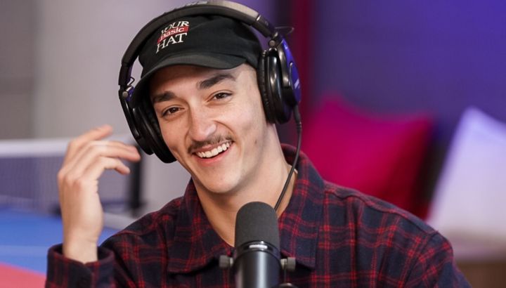 Alex Pelao sorprendió al hablar de sus problemas alimenticios: "No puedo dejar de verme en el espejo”