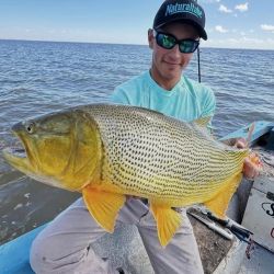 A solo 160 kilómetros de Capital Federal, Villa Paranacito ofrece jornadas inolvidables para quienes buscan acción, técnica y contacto pleno con la naturaleza.