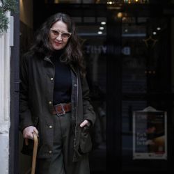 La directora de cine argentina Lucrecia Martel posa para un retrato durante el 38º Festival de Cine Latinoamericano Cinelatino en Toulouse, al sur de Francia. | Foto:Valentine Chapuis / AFP