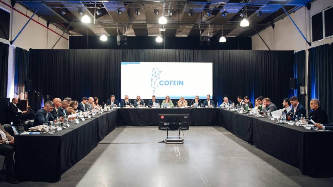 Intendentes se organizan contra recortes en coparticipación