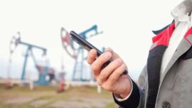 El precio del petróleo llegó a rozar los 120 dólares, el valor más alto desde 2022