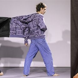 La prestigiosa coreógrafa argentina Diana Szeinblum insiste en que la obra “intenta juntar los cuerpos y no las relaciones”. | Foto:Martina Perosa