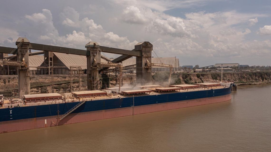 Cofco books first Argentina corn cargo to China in over 15 tears