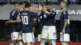 El festejo del gol de Otamendi en el partido entre Argentina y Zambia