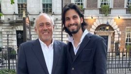 Gustavo Yankelevich y su nieto, Franco Yan, deslumbraron con sus looks de gala en una noche de teatro