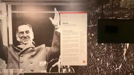 Polémica en el Museo Malvinas: tapan gigantografías de Perón y las Abuelas de Plaza de Mayo por "una reconfiguración de contenidos"