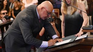 Lescano asume como fiscal General