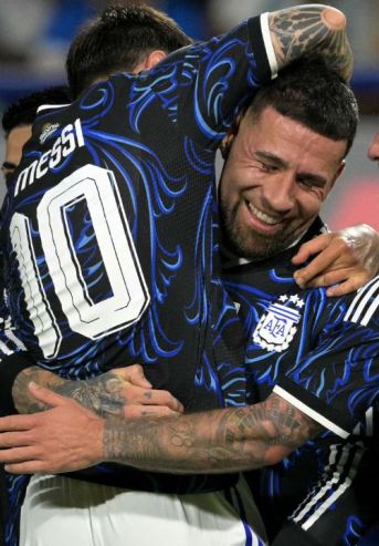 Lionel Messi y Nicolás Otamendi