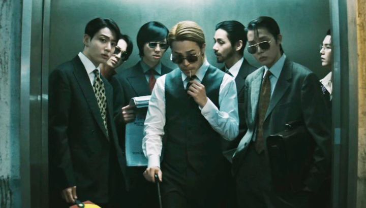 BTS lanza el video de su canción "2.0", que recrea una escena de la película "Oldboy"