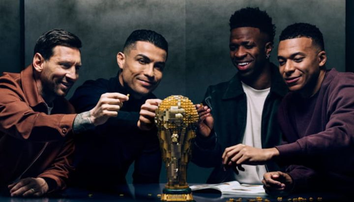 Lionel Messi, Cristiano Ronaldo, Kylian Mbappé y Vinicius Jr. protagonizan un video de LEGO