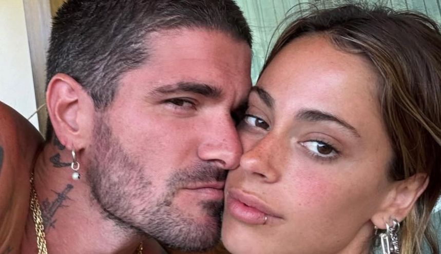 Tini Stoessel, Rodrigo de Paul