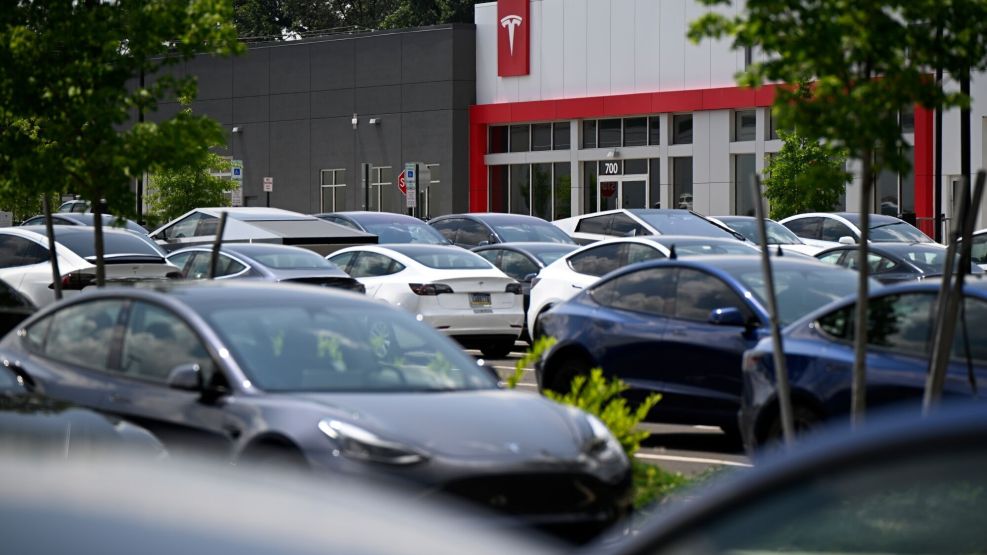 Tesla Ahead Of Earnings Figures