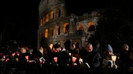 VIACRUCIS EN EL COLISEO DE ROMA