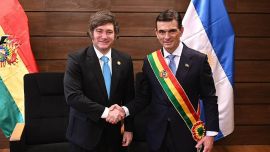 Argentina respaldó a Bolivia y cruzó al embajador británico tras un fuerte choque diplomático