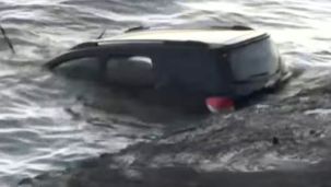 La camioneta que cayó al Río de la Plata este viernes a la madrugada