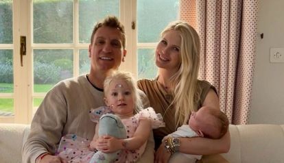 Daniela Christiansson y Maxi López junto a sus hijos