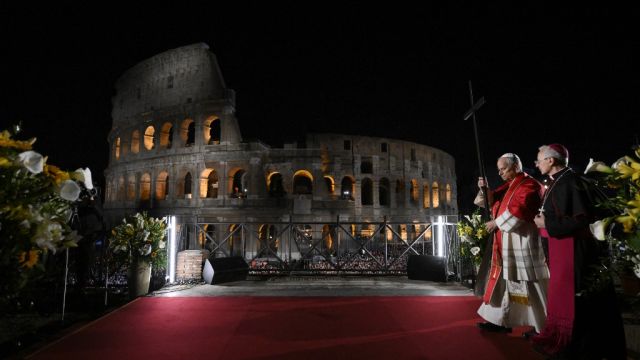 El Papa en Viernes Santo