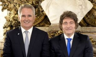 El canciller Pablo Quirno junto al presidente Javier Milei