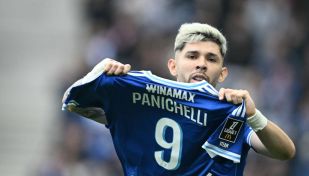 Julio Enciso y la camiseta de Joaquín Panichelli