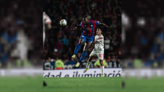 San Lorenzo sufrió al final, pero consiguió tres puntos vitales ante Estudiantes en el Bajo Flores