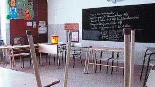 050426_escuela_publica_aula_primaria_cedoc_g