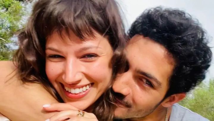 Por primera vez, Úrsula Corberó y el Chino Darín mostraron la carita de su bebé: "Tanto amor no cabe"