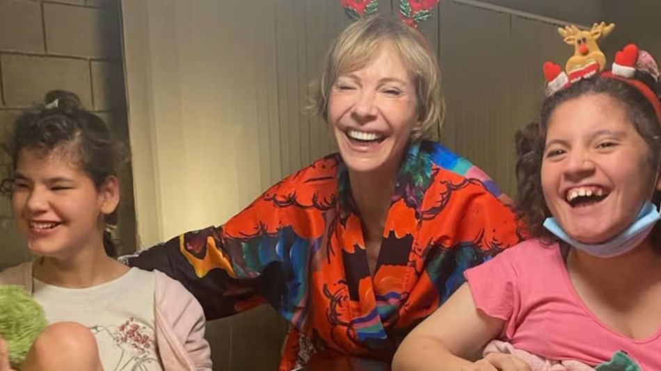 Inés Estévez y sus hijas