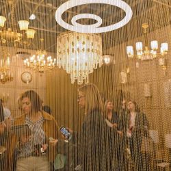 Imagen de personas visitando la 31 Exposición Internacional de la Construcción y el Diseño de Interiores (MosBuild 2026) en el Centro Internacional de Exposiciones Crocus Expo, en Moscú, Rusia. | Foto:Xinhua/Alexander Zemlianichenko Jr