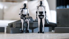 Tesla inició la preventa de las primeras cinco mil unidades de su robot humanoide para tareas hogareñas