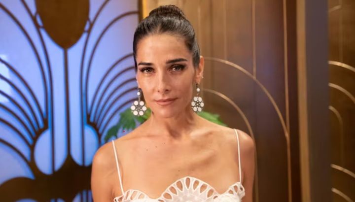 Juana Viale apostó al estilo diosa griega con un diseño de Gino Bogani y sorprendió