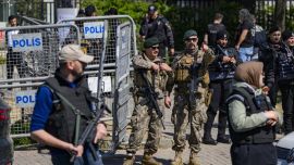 Un atacante muerto y otros dos heridos en un tiroteo frente al consulado israelí en Estambul